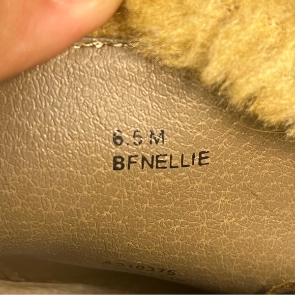 B MAKOWSKY Nellie Leather / Faux Fur Upper Wedge Booties size 6.5 - Picture 8 of 13